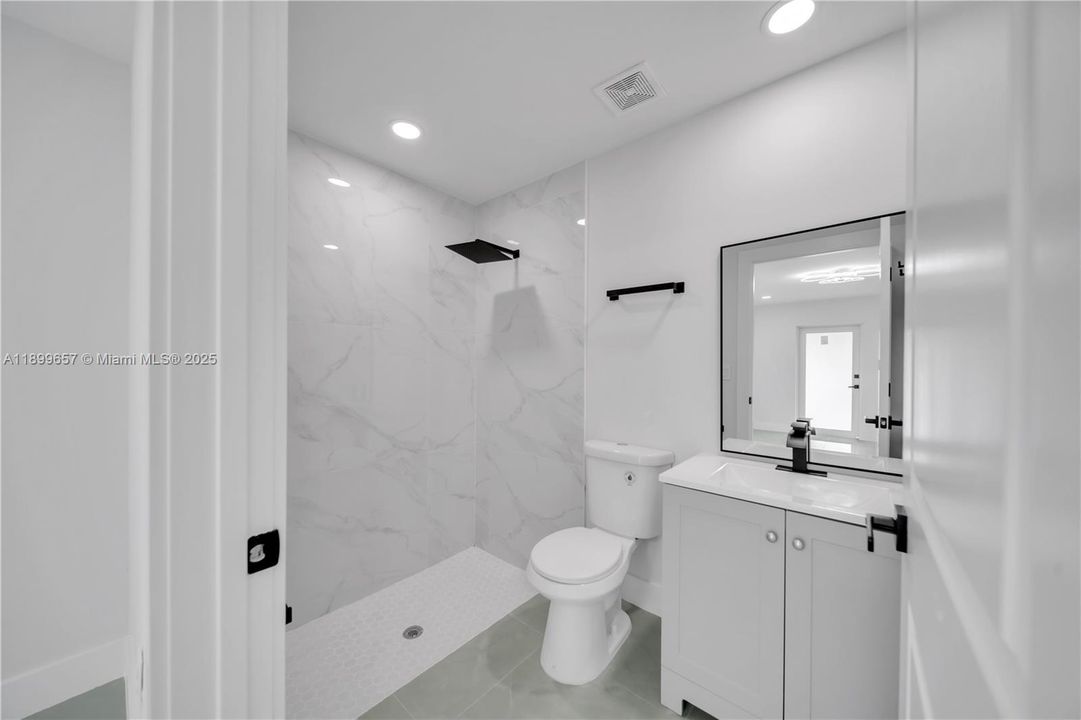 For Sale: $279,900 (3 beds, 2 baths, 1150 Square Feet)