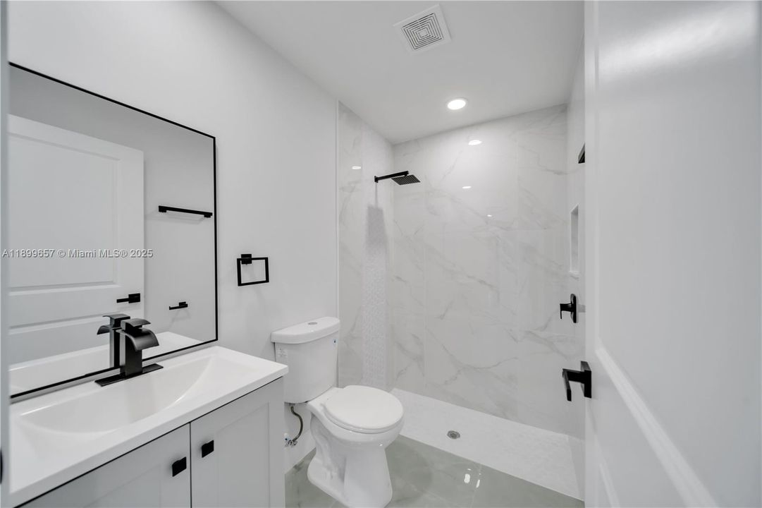 For Sale: $279,900 (3 beds, 2 baths, 1150 Square Feet)