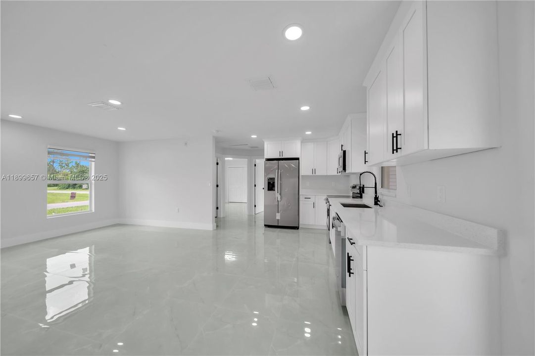 For Sale: $279,900 (3 beds, 2 baths, 1150 Square Feet)