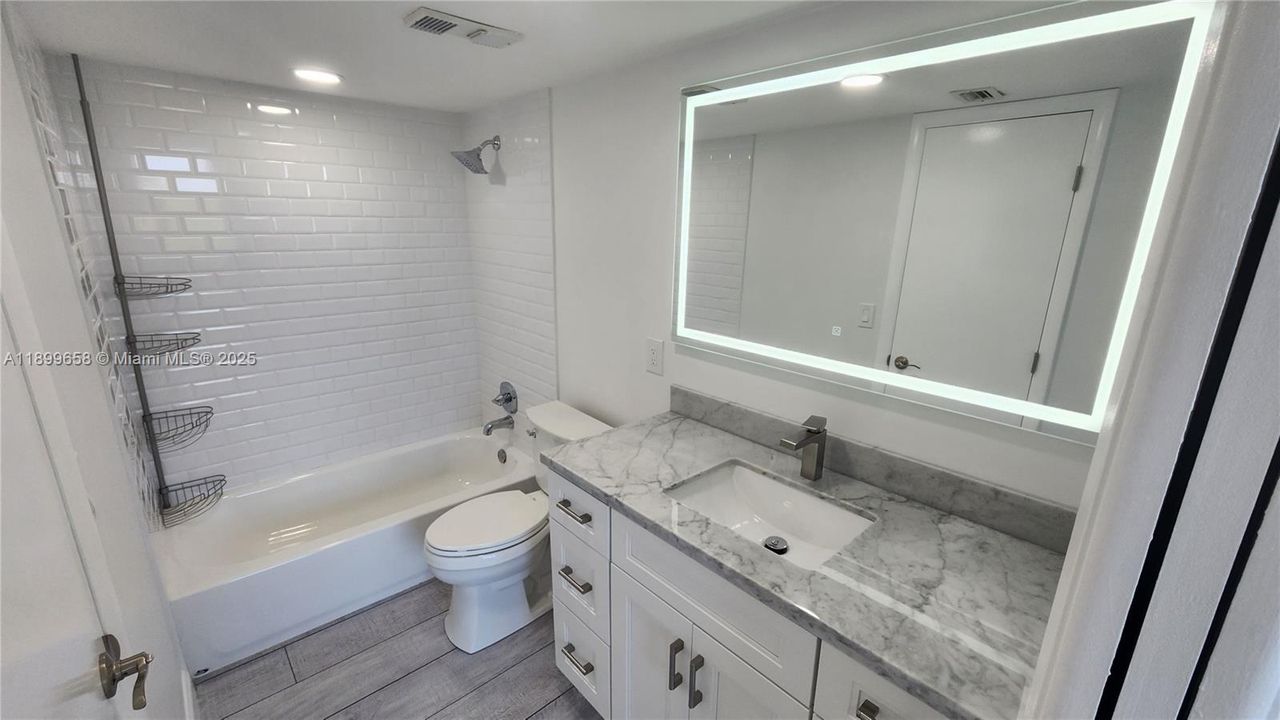 For Rent: $2,200 (1 beds, 1 baths, 758 Square Feet)