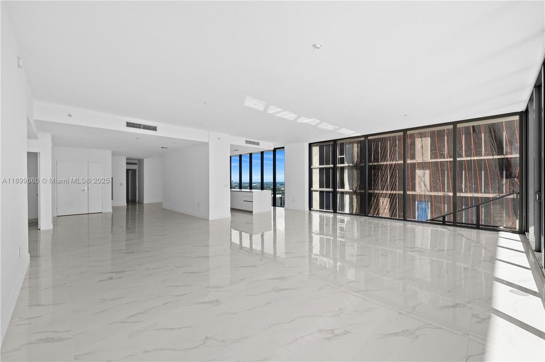 出租: $19,000 (4 贝兹, 5 浴室, 3417 平方英尺)