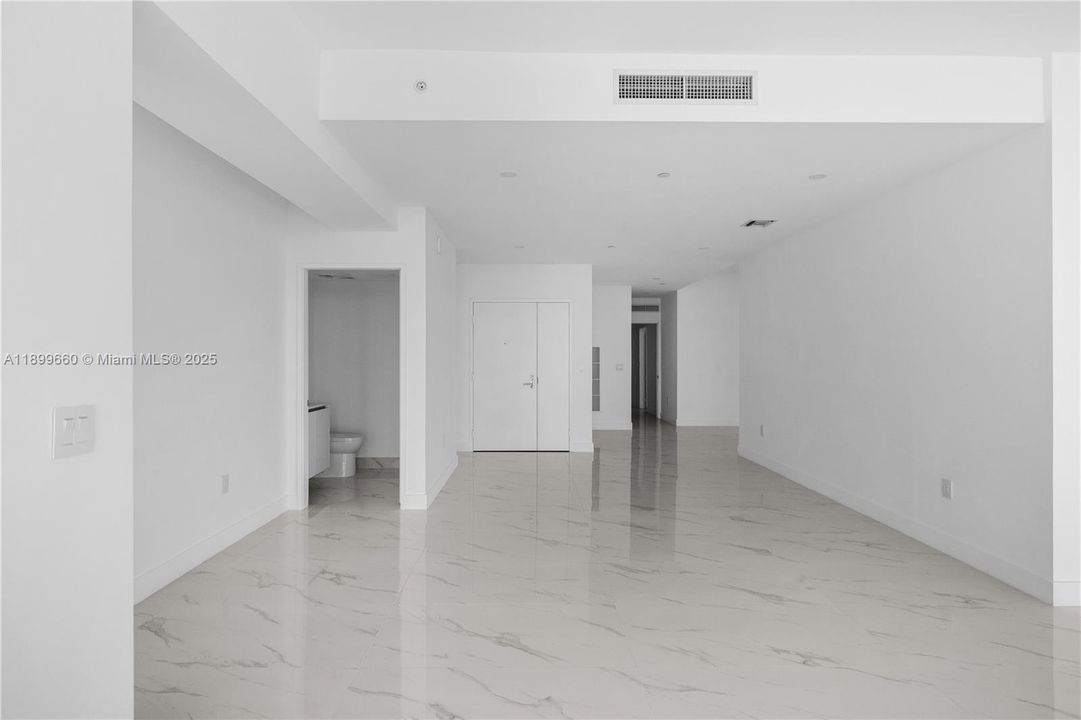 出租: $19,000 (4 贝兹, 5 浴室, 3417 平方英尺)