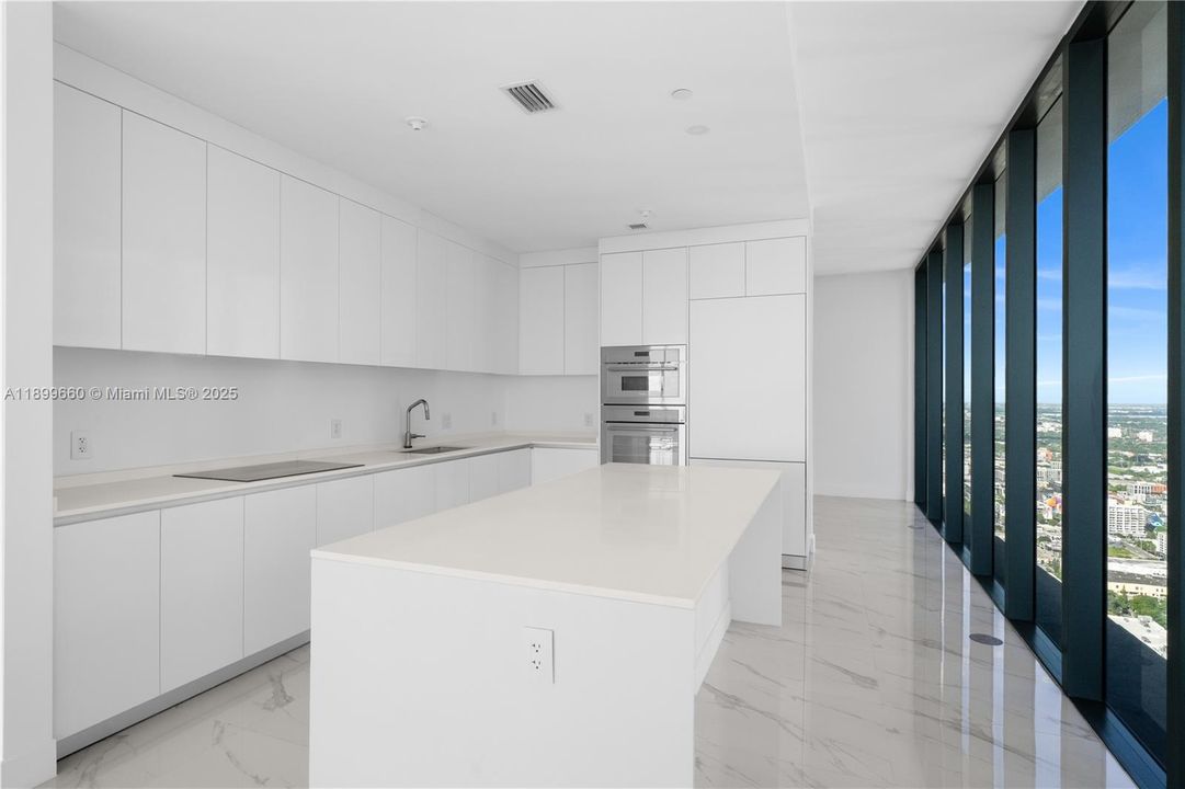 出租: $19,000 (4 贝兹, 5 浴室, 3417 平方英尺)