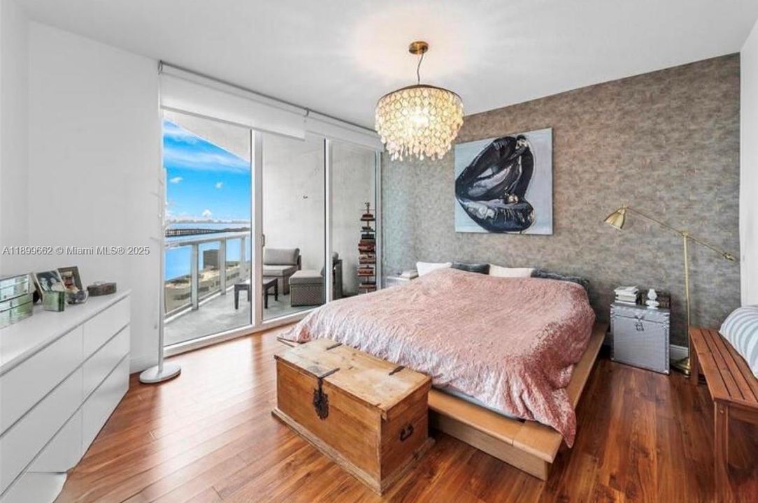 For Rent: $5,800 (2 beds, 2 baths, 1380 Square Feet)