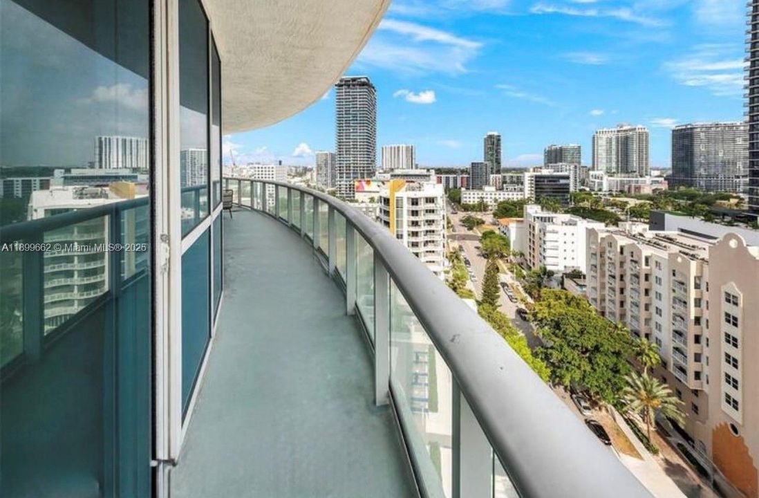 For Rent: $5,800 (2 beds, 2 baths, 1380 Square Feet)