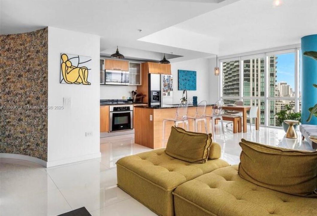 For Rent: $5,800 (2 beds, 2 baths, 1380 Square Feet)