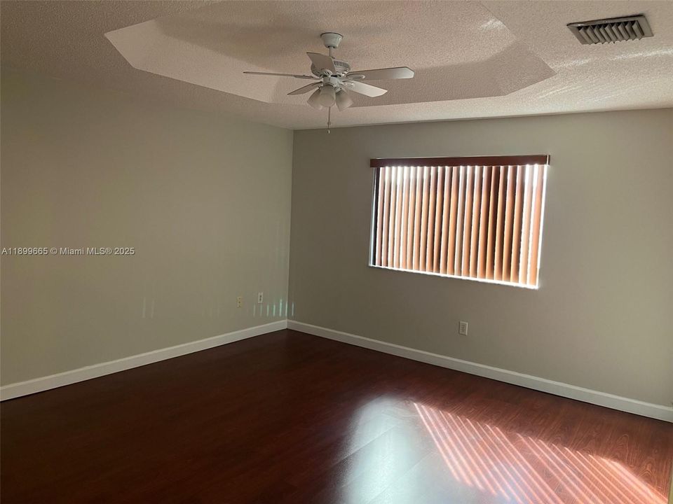 Recently Rented: $3,600 (3 beds, 2 baths, 1743 Square Feet)