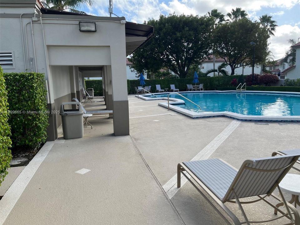 Recently Rented: $3,600 (3 beds, 2 baths, 1743 Square Feet)