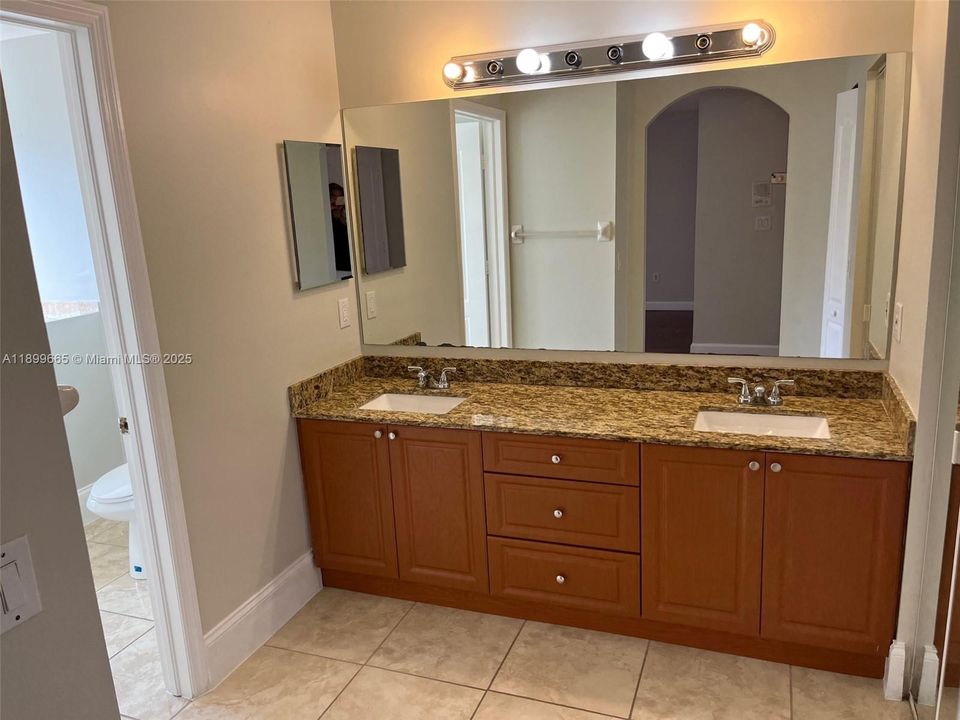 Recently Rented: $3,600 (3 beds, 2 baths, 1743 Square Feet)