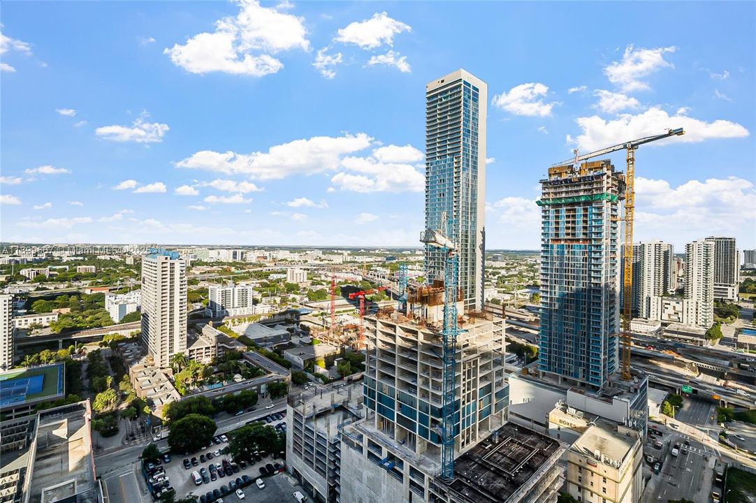 For Sale: $635,000 (1 beds, 1 baths, 937 Square Feet)