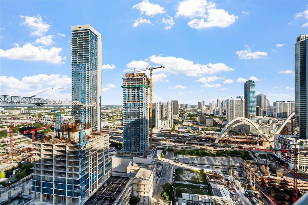 For Sale: $635,000 (1 beds, 1 baths, 937 Square Feet)