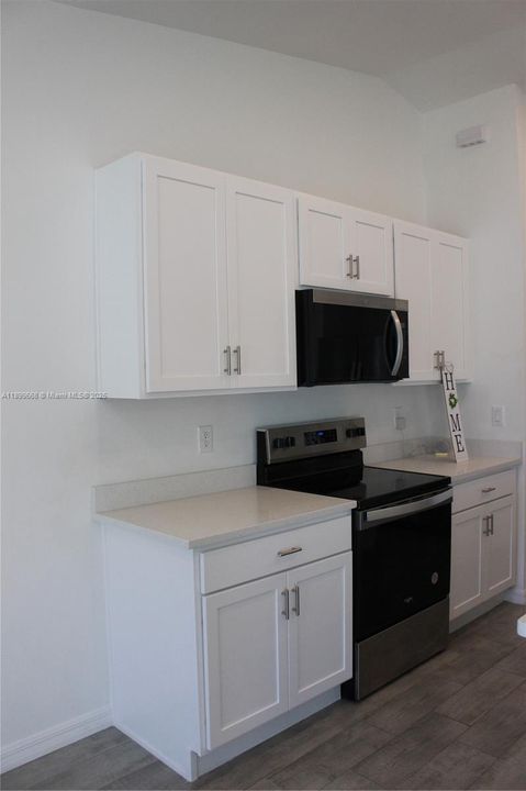 For Rent: $2,300 (4 beds, 2 baths, 0 Square Feet)