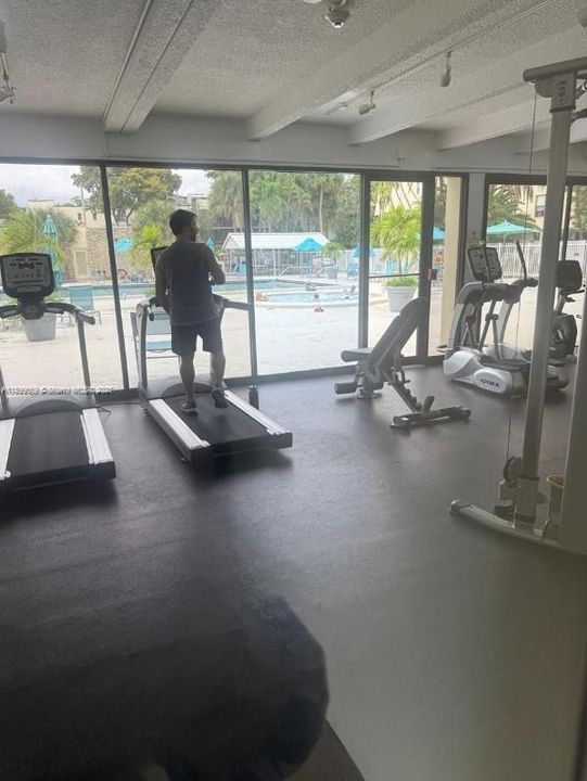 Recently Rented: $2,900 (3 beds, 2 baths, 1380 Square Feet)