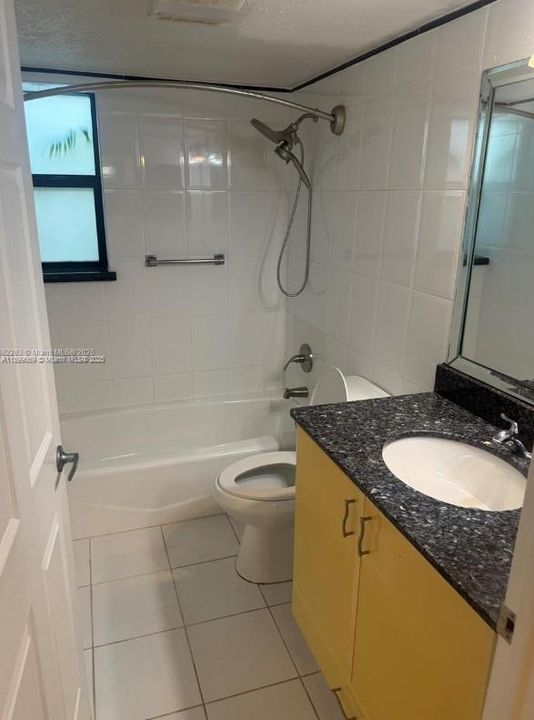 Recently Rented: $2,900 (3 beds, 2 baths, 1380 Square Feet)