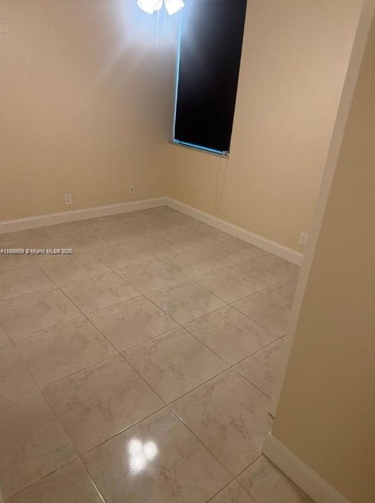 Recently Rented: $2,900 (3 beds, 2 baths, 1380 Square Feet)