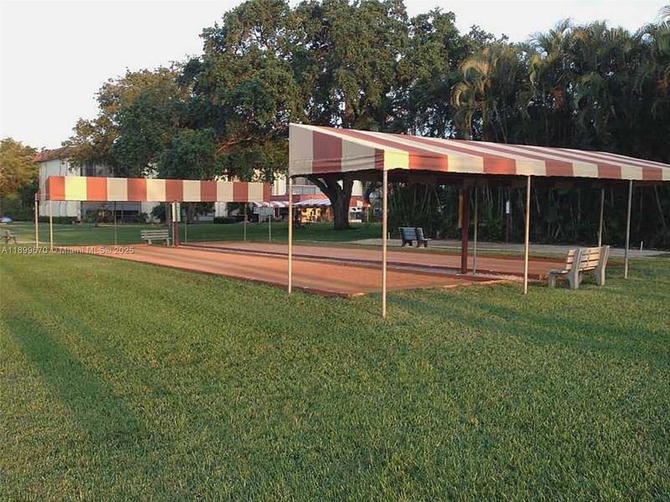 For Sale: $219,900 (2 beds, 2 baths, 1170 Square Feet)