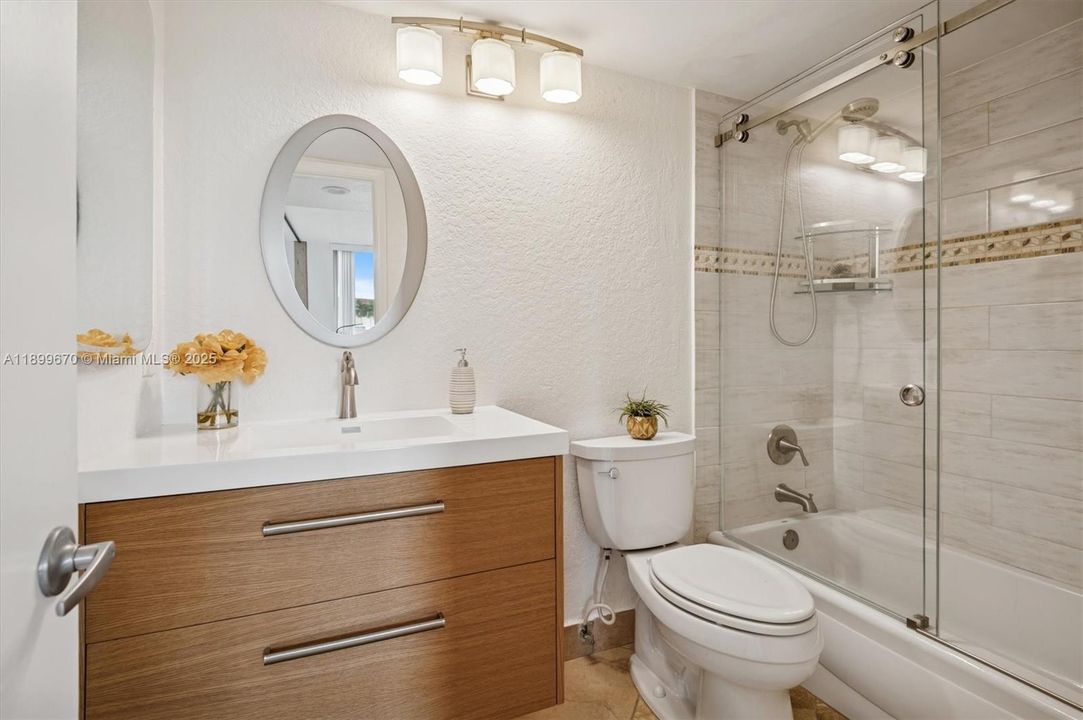 For Sale: $219,900 (2 beds, 2 baths, 1170 Square Feet)