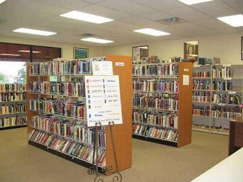 For Sale: $219,900 (2 beds, 2 baths, 1170 Square Feet)