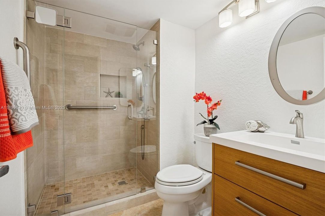 For Sale: $219,900 (2 beds, 2 baths, 1170 Square Feet)