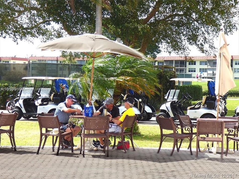 For Sale: $219,900 (2 beds, 2 baths, 1170 Square Feet)