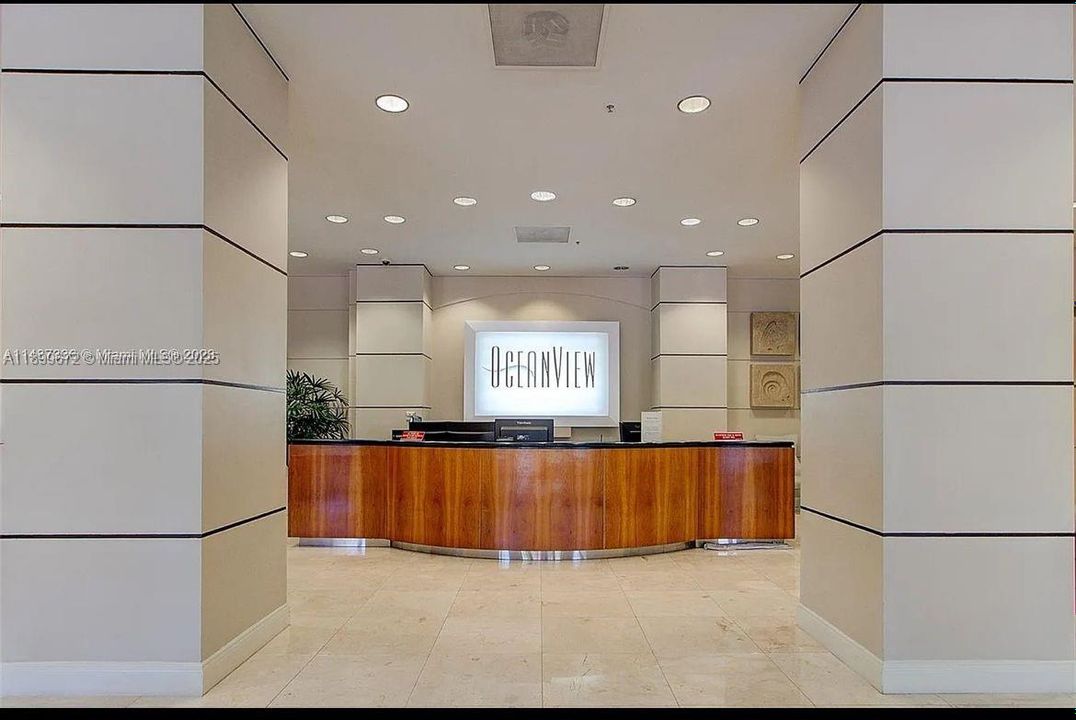 For Sale: $357,000 (1 beds, 1 baths, 1005 Square Feet)