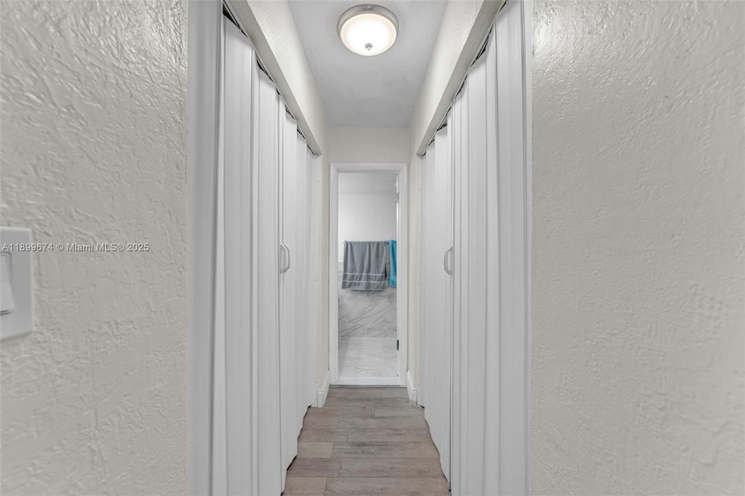 For Sale: $305,000 (2 beds, 2 baths, 1262 Square Feet)