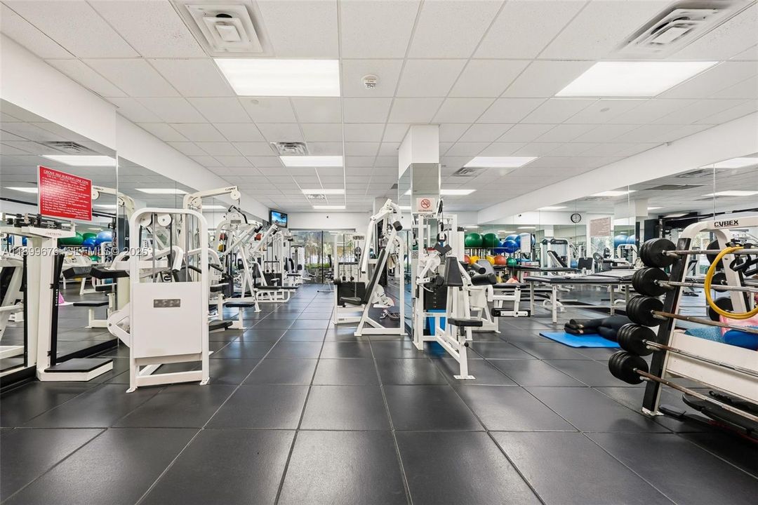 For Sale: $2,500,000 (3 beds, 3 baths, 3764 Square Feet)