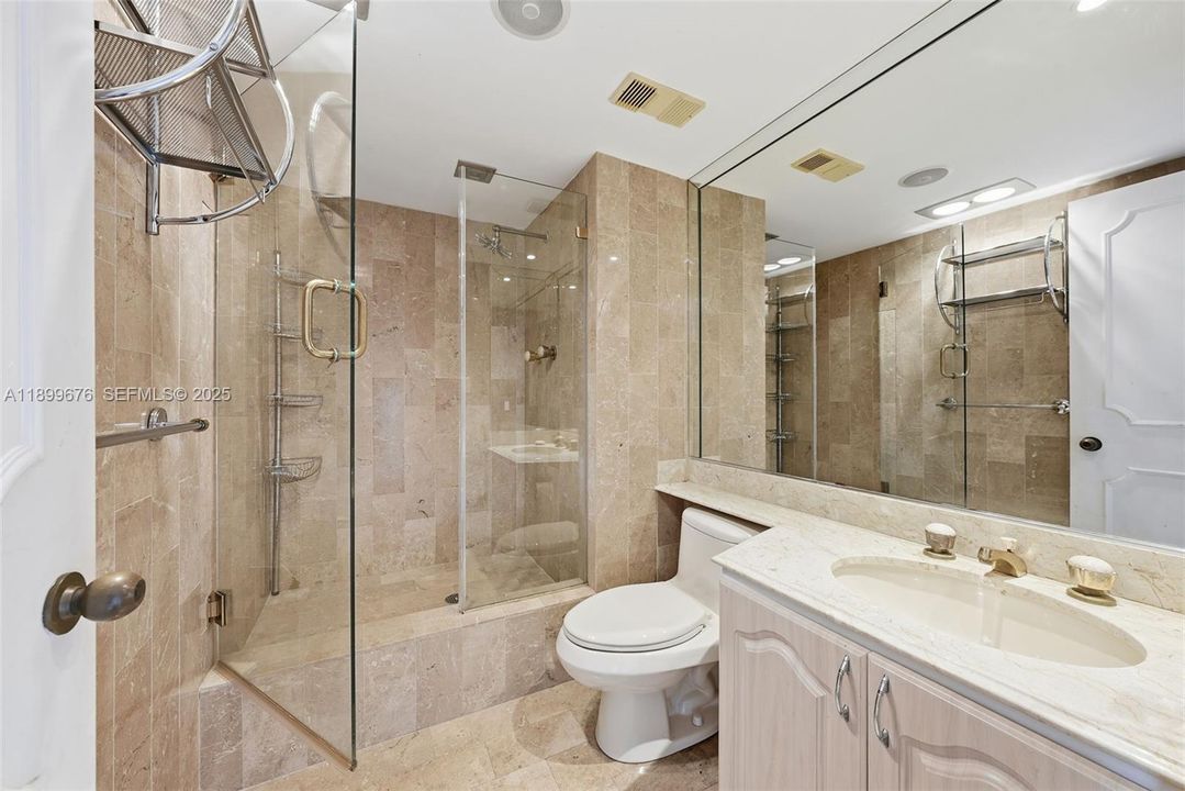 For Sale: $2,500,000 (3 beds, 3 baths, 3764 Square Feet)