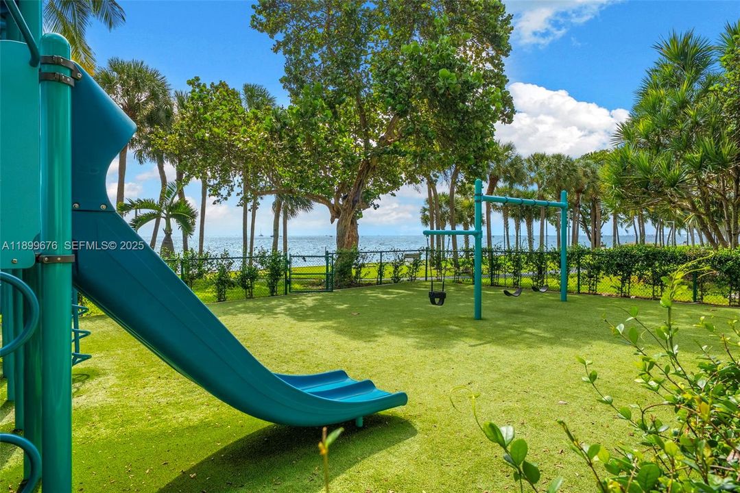 For Sale: $2,500,000 (3 beds, 3 baths, 3764 Square Feet)