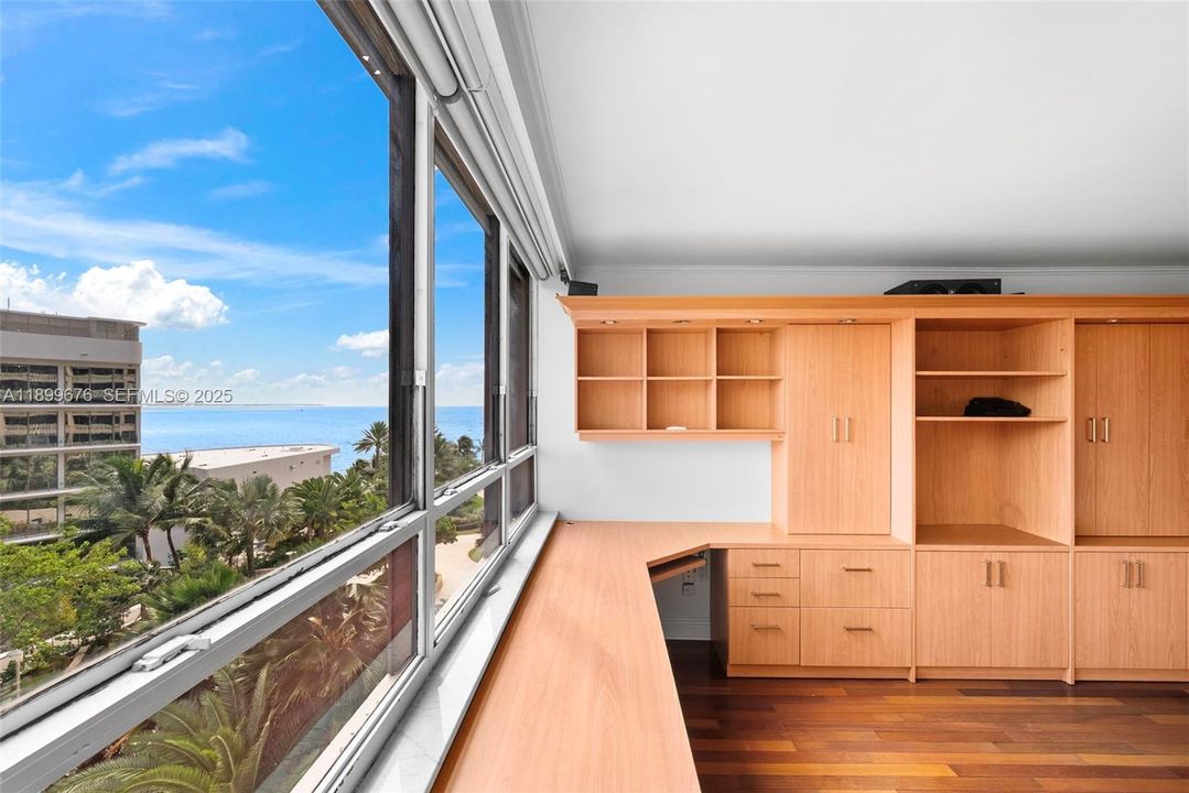 For Sale: $2,500,000 (3 beds, 3 baths, 3764 Square Feet)