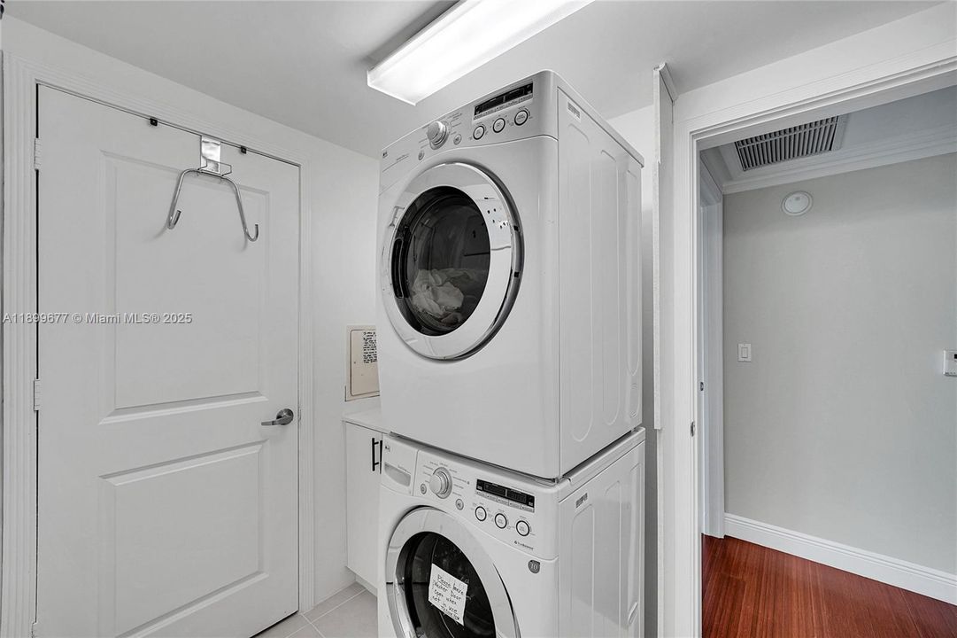 For Rent: $9,000 (3 beds, 3 baths, 2308 Square Feet)