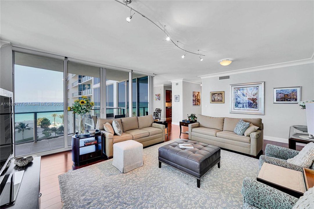 For Rent: $9,000 (3 beds, 3 baths, 2308 Square Feet)