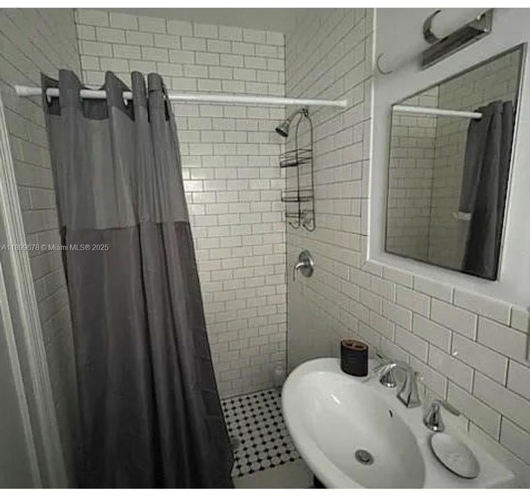 Active With Contract: $849,000 (0 beds, 0 baths, 1526 Square Feet)