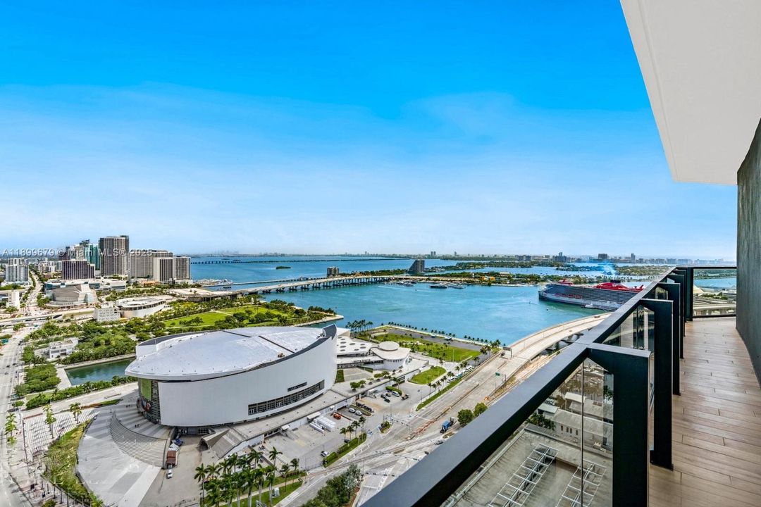 For Rent: $8,000 (2 beds, 2 baths, 1202 Square Feet)