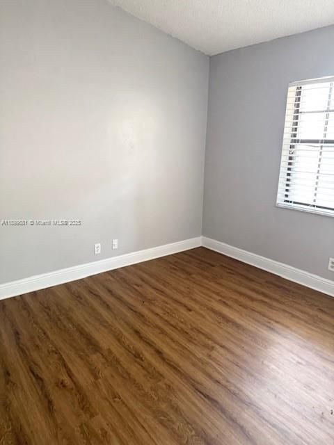 For Rent: $3,000 (3 beds, 3 baths, 1318 Square Feet)