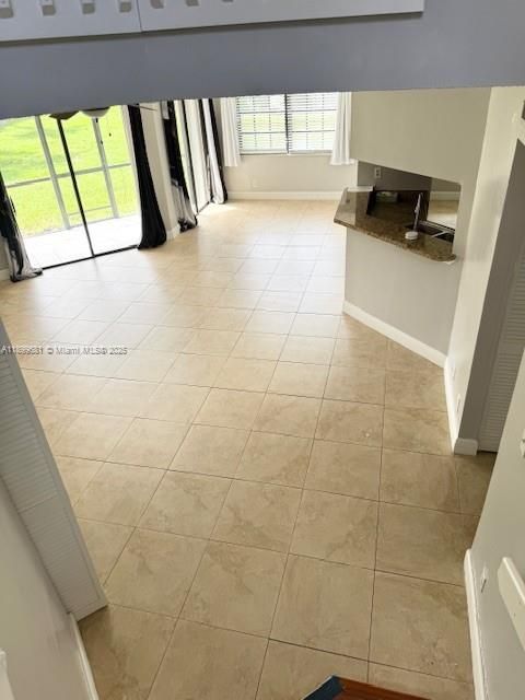 For Rent: $3,000 (3 beds, 3 baths, 1318 Square Feet)