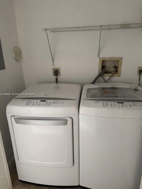 For Rent: $3,000 (3 beds, 3 baths, 1318 Square Feet)