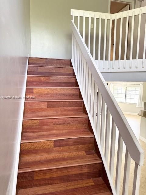 For Rent: $3,000 (3 beds, 3 baths, 1318 Square Feet)