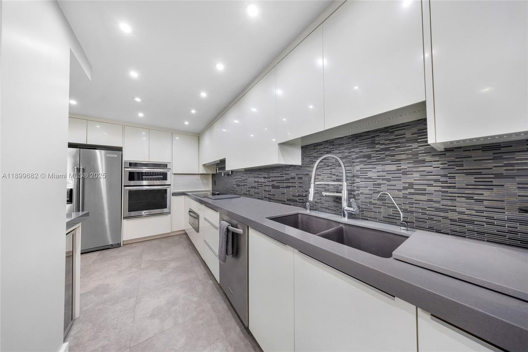 For Rent: $8,500 (2 beds, 2 baths, 1688 Square Feet)