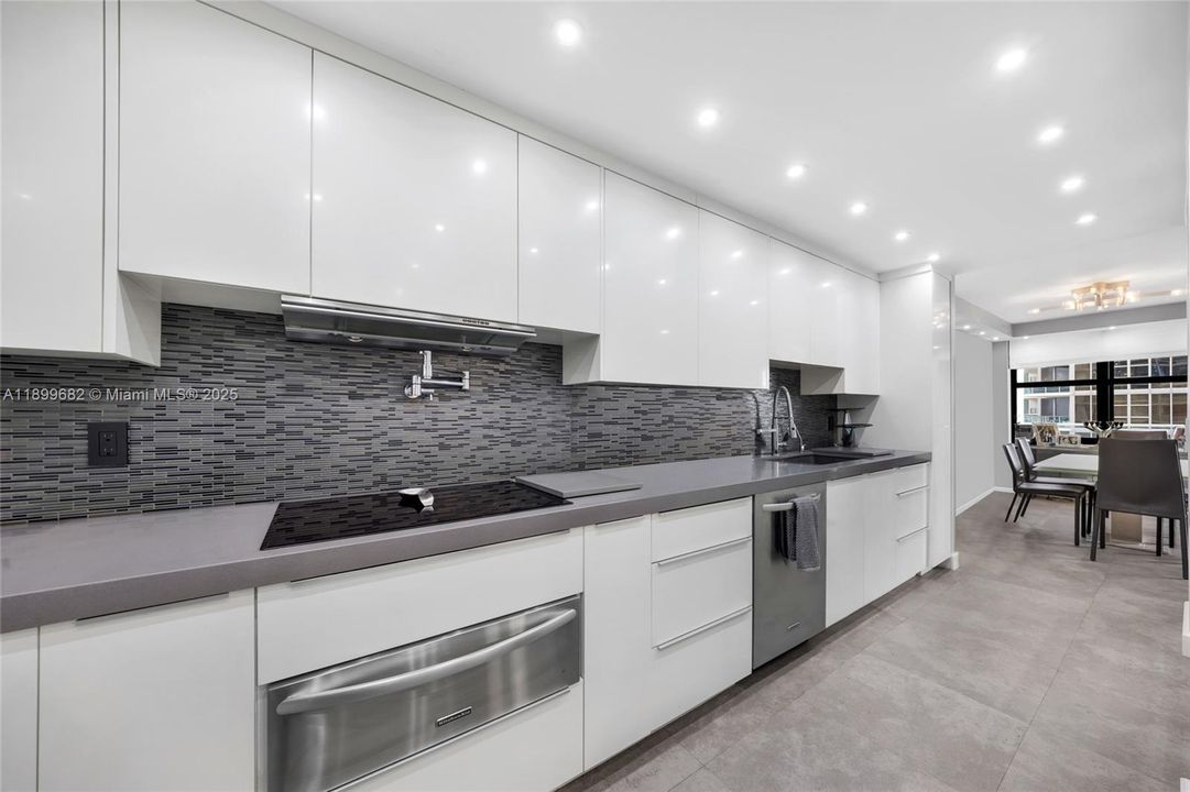 For Rent: $8,500 (2 beds, 2 baths, 1688 Square Feet)