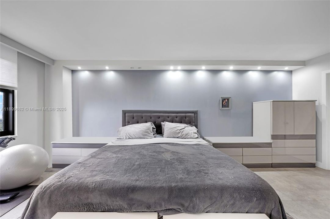 For Rent: $8,500 (2 beds, 2 baths, 1688 Square Feet)