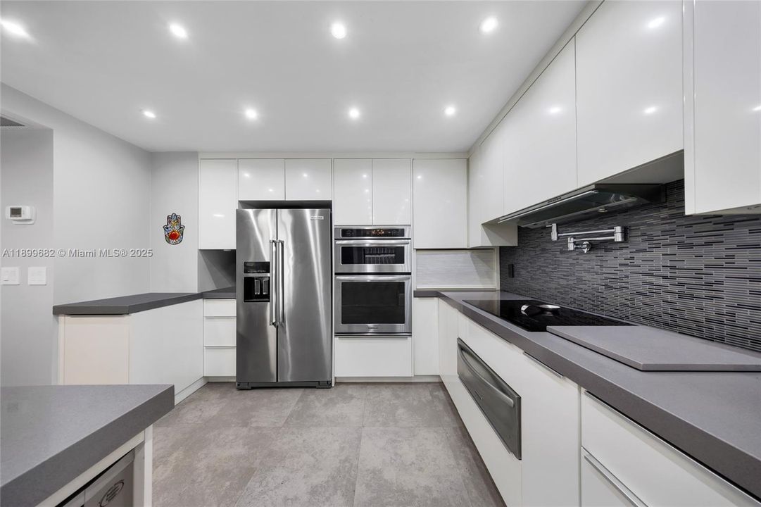 For Rent: $8,500 (2 beds, 2 baths, 1688 Square Feet)