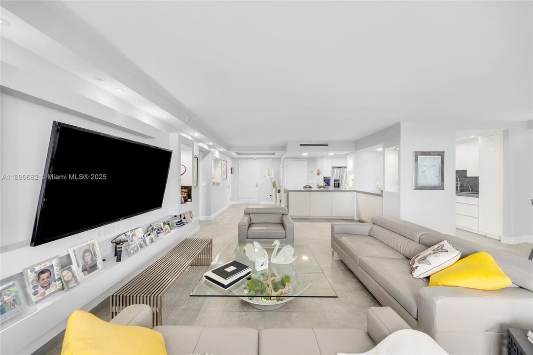 For Rent: $8,500 (2 beds, 2 baths, 1688 Square Feet)