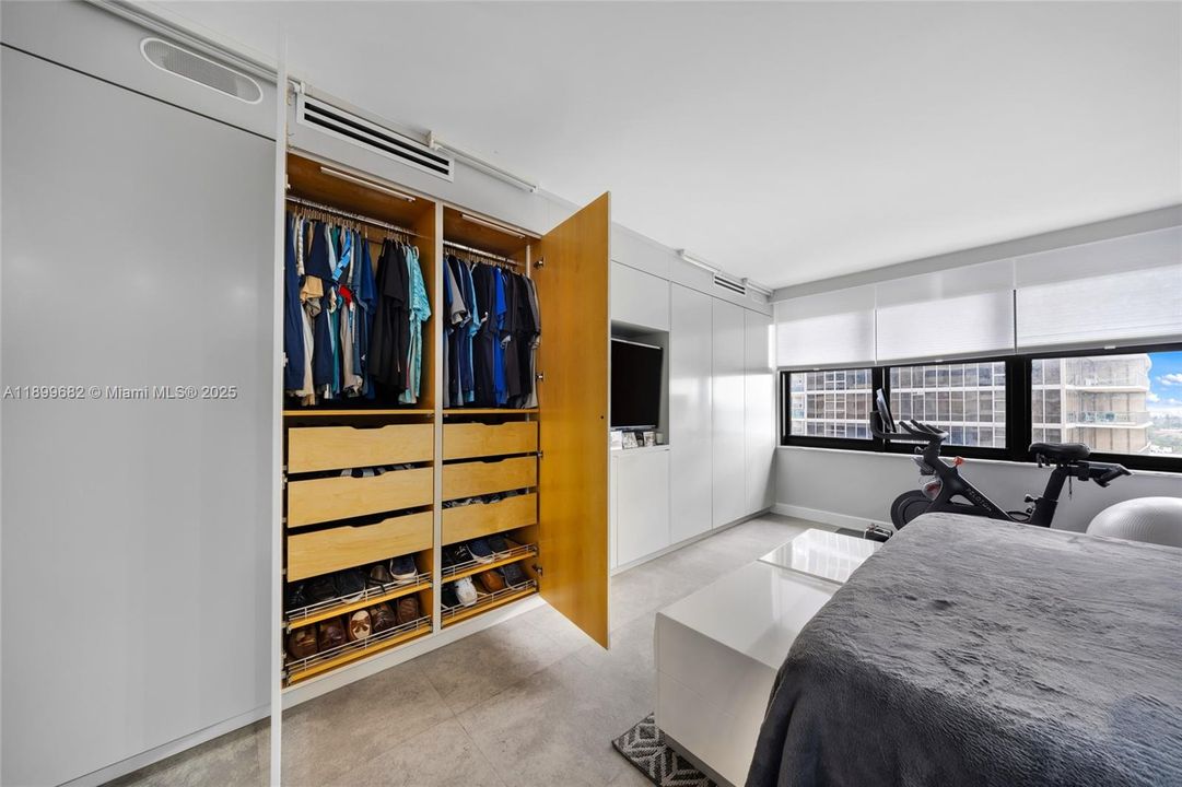 For Rent: $8,500 (2 beds, 2 baths, 1688 Square Feet)