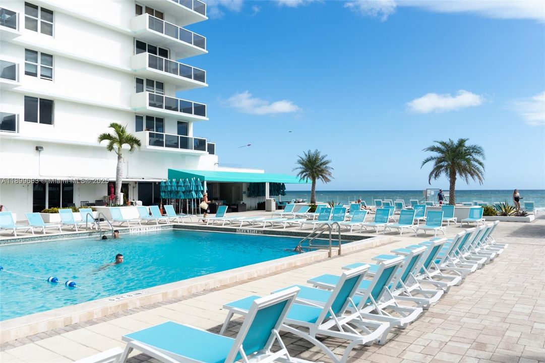 For Rent: $2,900 (1 beds, 1 baths, 847 Square Feet)