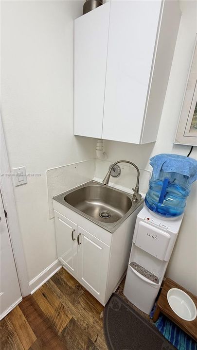 待售: $780,000 (4 贝兹, 2 浴室, 2488 平方英尺)