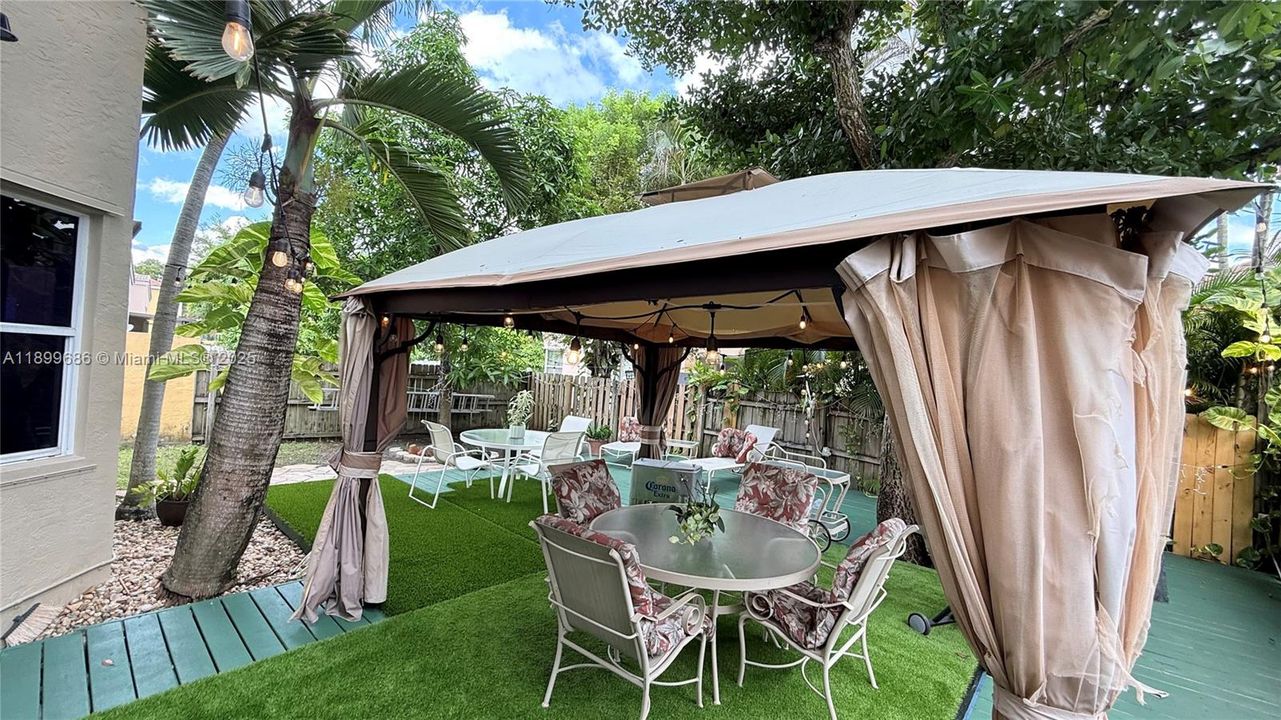 待售: $780,000 (4 贝兹, 2 浴室, 2488 平方英尺)