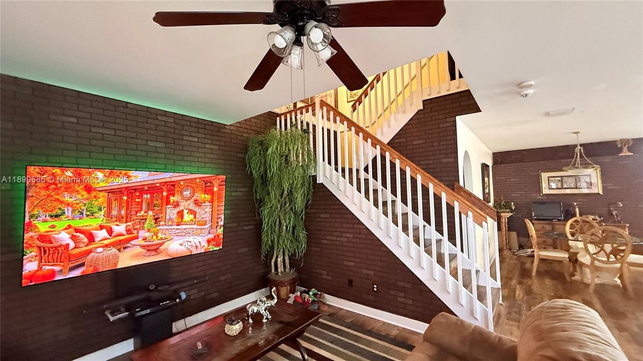 待售: $780,000 (4 贝兹, 2 浴室, 2488 平方英尺)