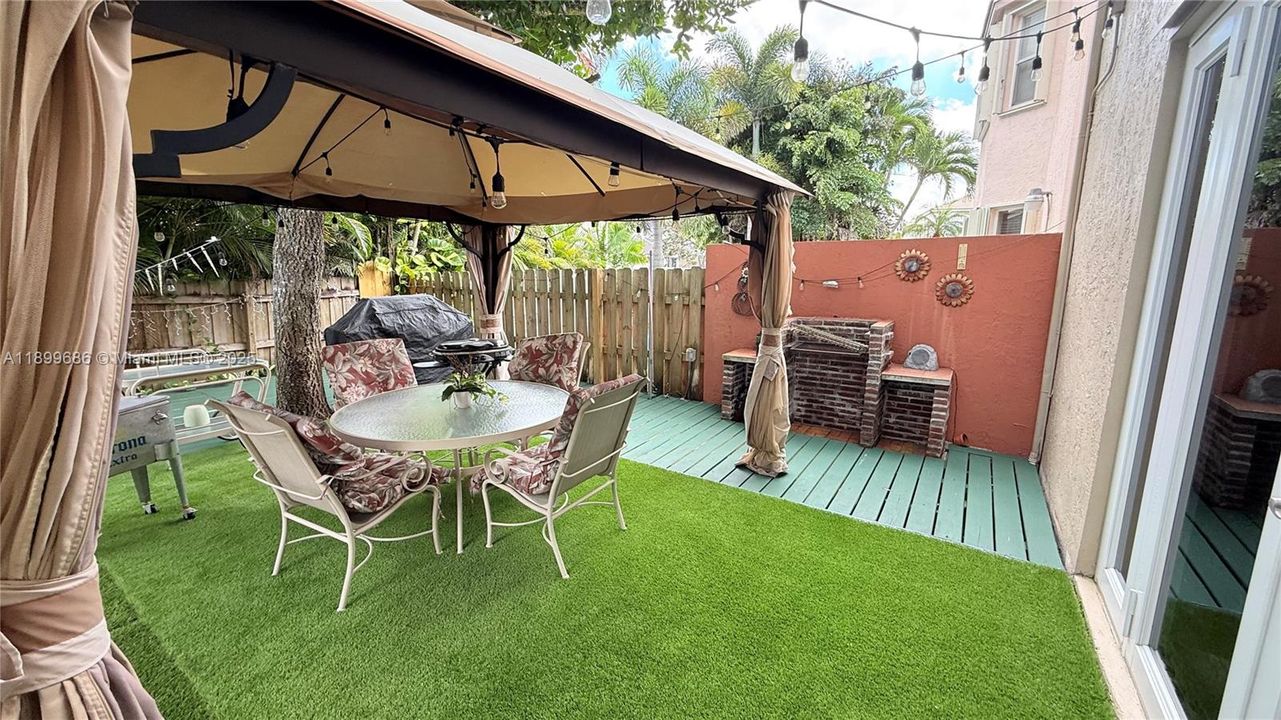 待售: $780,000 (4 贝兹, 2 浴室, 2488 平方英尺)