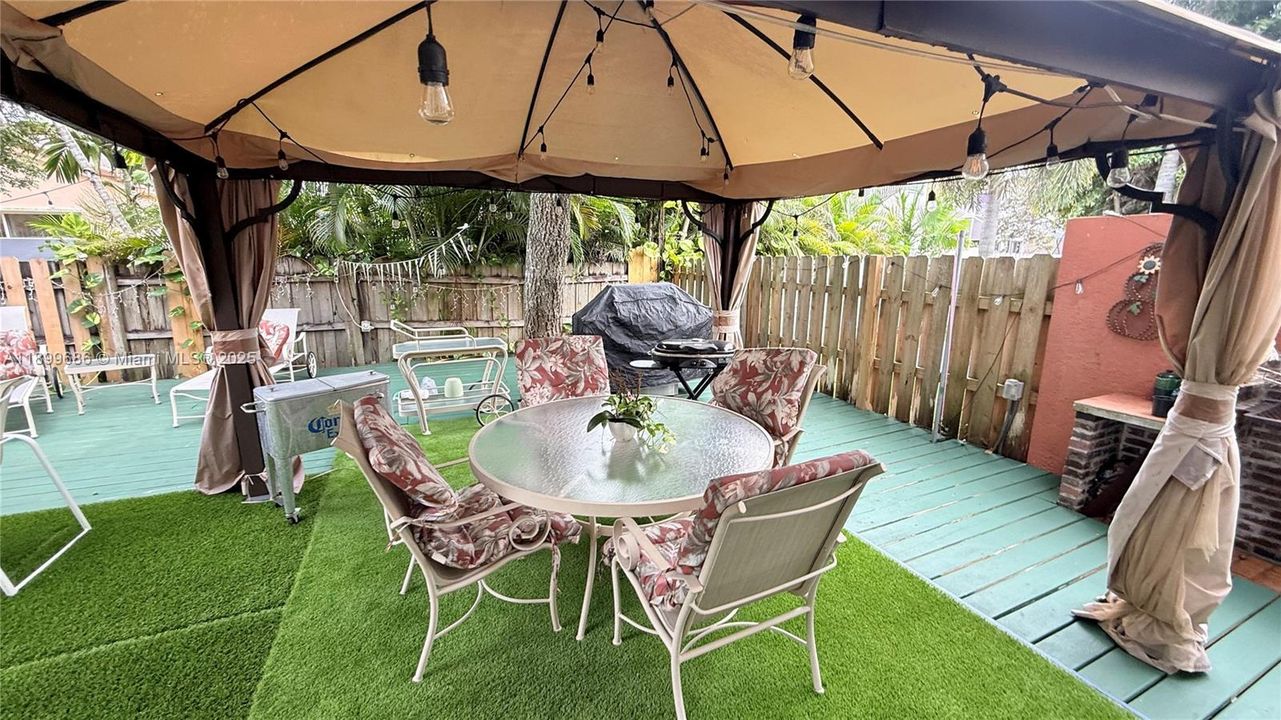 待售: $780,000 (4 贝兹, 2 浴室, 2488 平方英尺)